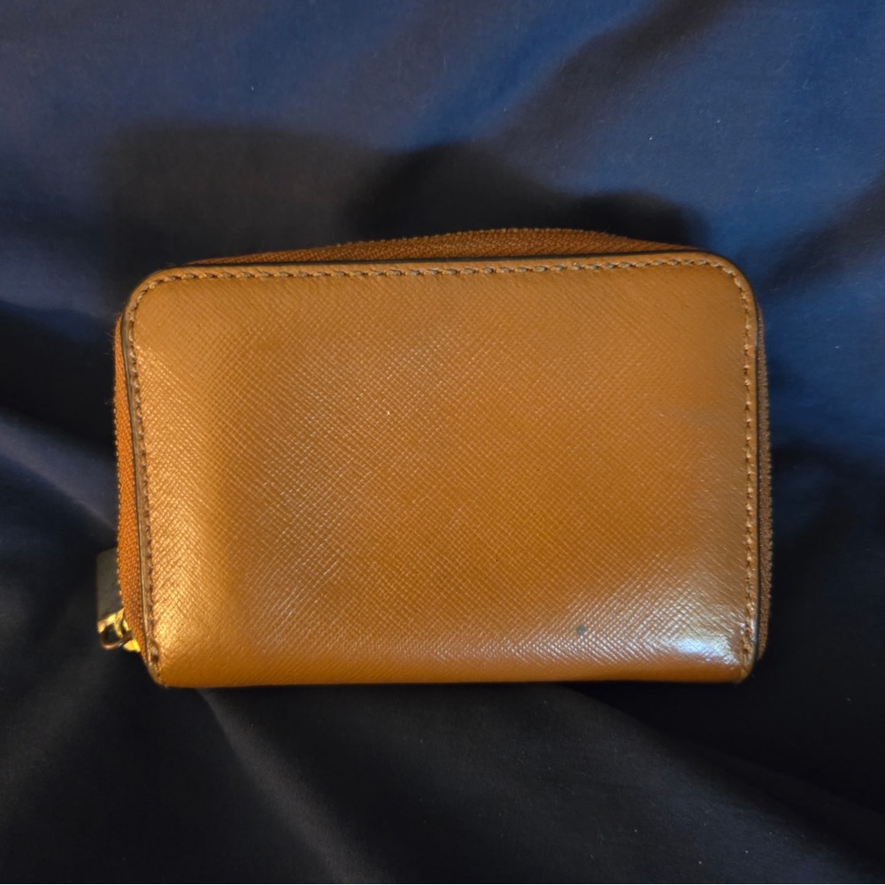 Tory Burch Tan Leather Wallet with Gold Logo - Picture 3 of 3
